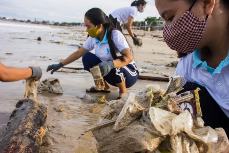 January’s beach cleanup and crowdfunding for new minibus