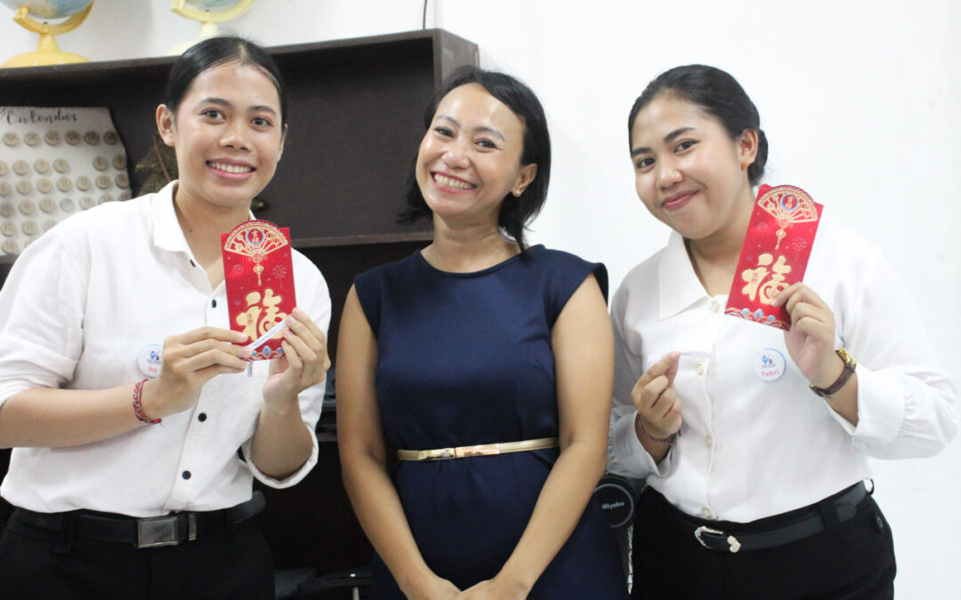 From Classroom to Career: Bali WISE Students join Workshop on Job Preparation and Beauty Class