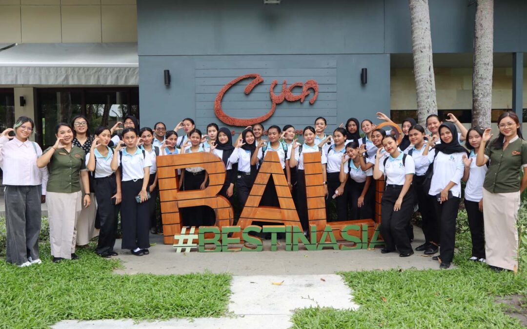 Learning the Art of Service from the Best : Intake 63 goes to Cuca Restaurant